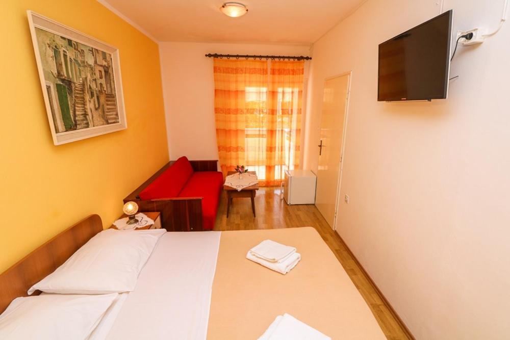 Double Rooms Tomica 2 With Balcony 巴斯卡 外观 照片