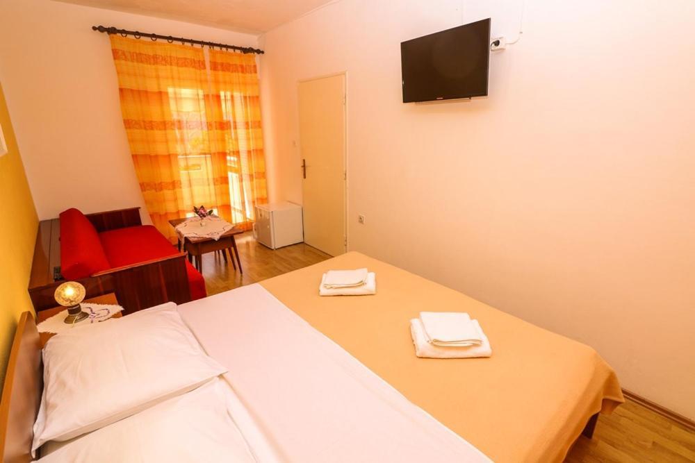 Double Rooms Tomica 2 With Balcony 巴斯卡 外观 照片